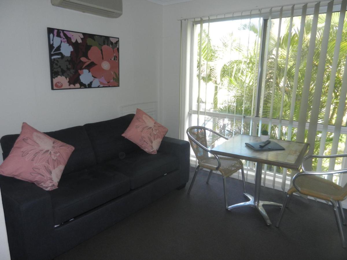 Oceanside Hawks Nest Hotel Exterior photo