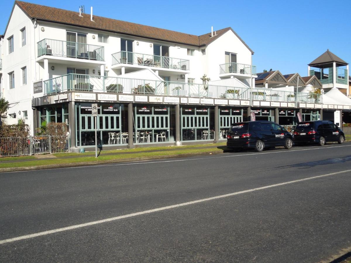 Oceanside Hawks Nest Hotel Exterior photo