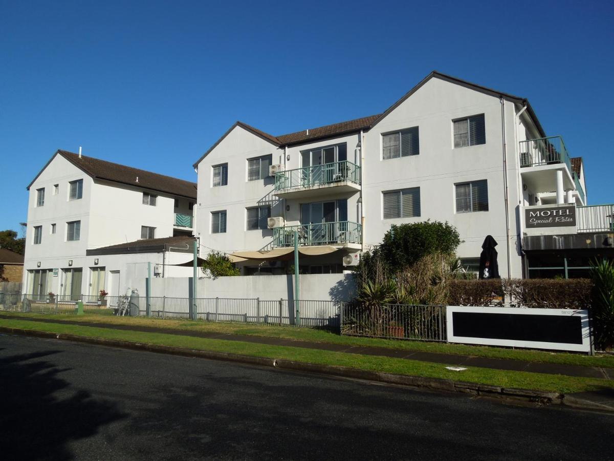 Oceanside Hawks Nest Hotel Exterior photo
